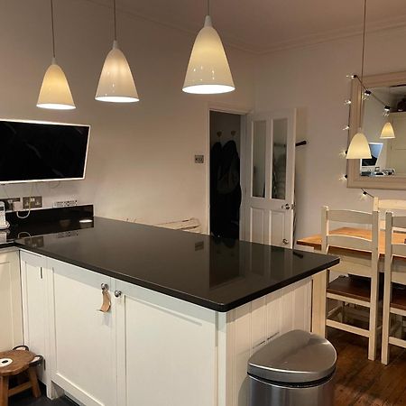 3 Bed Home Sleeps 6 Free Parking Hove Extérieur photo